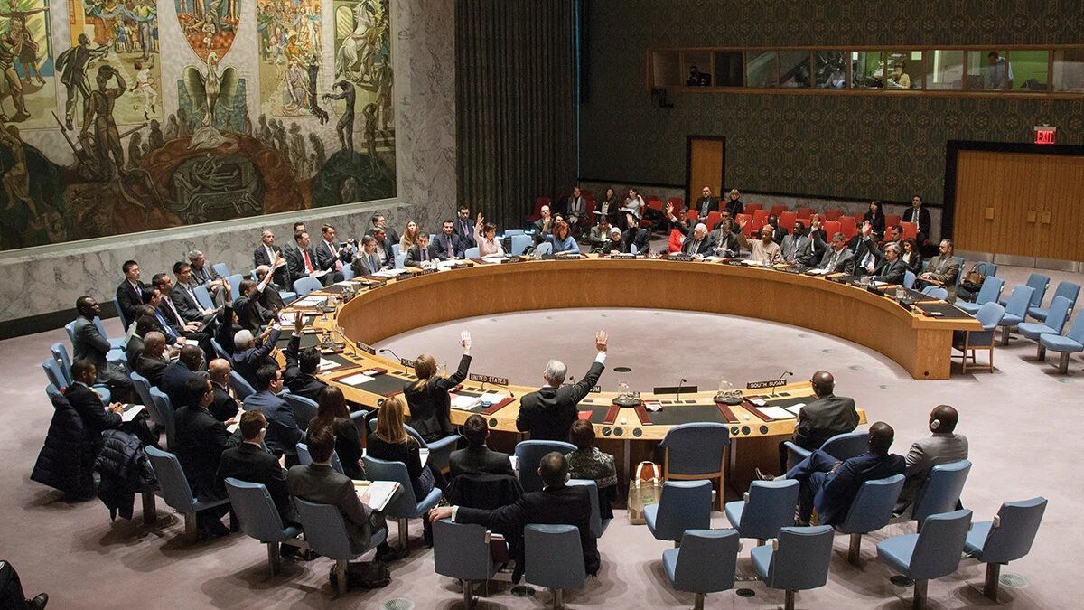 法国正式担任联合国安理会轮值主席国,承诺在任期内致力于维护和