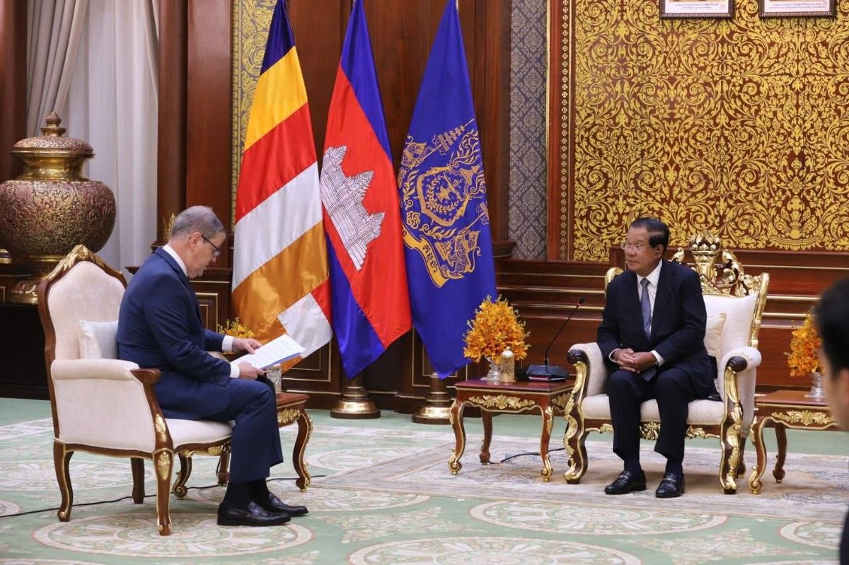 柬埔寨代国家元首洪森在金边会见伊朗新任驻柬大使Akbar G