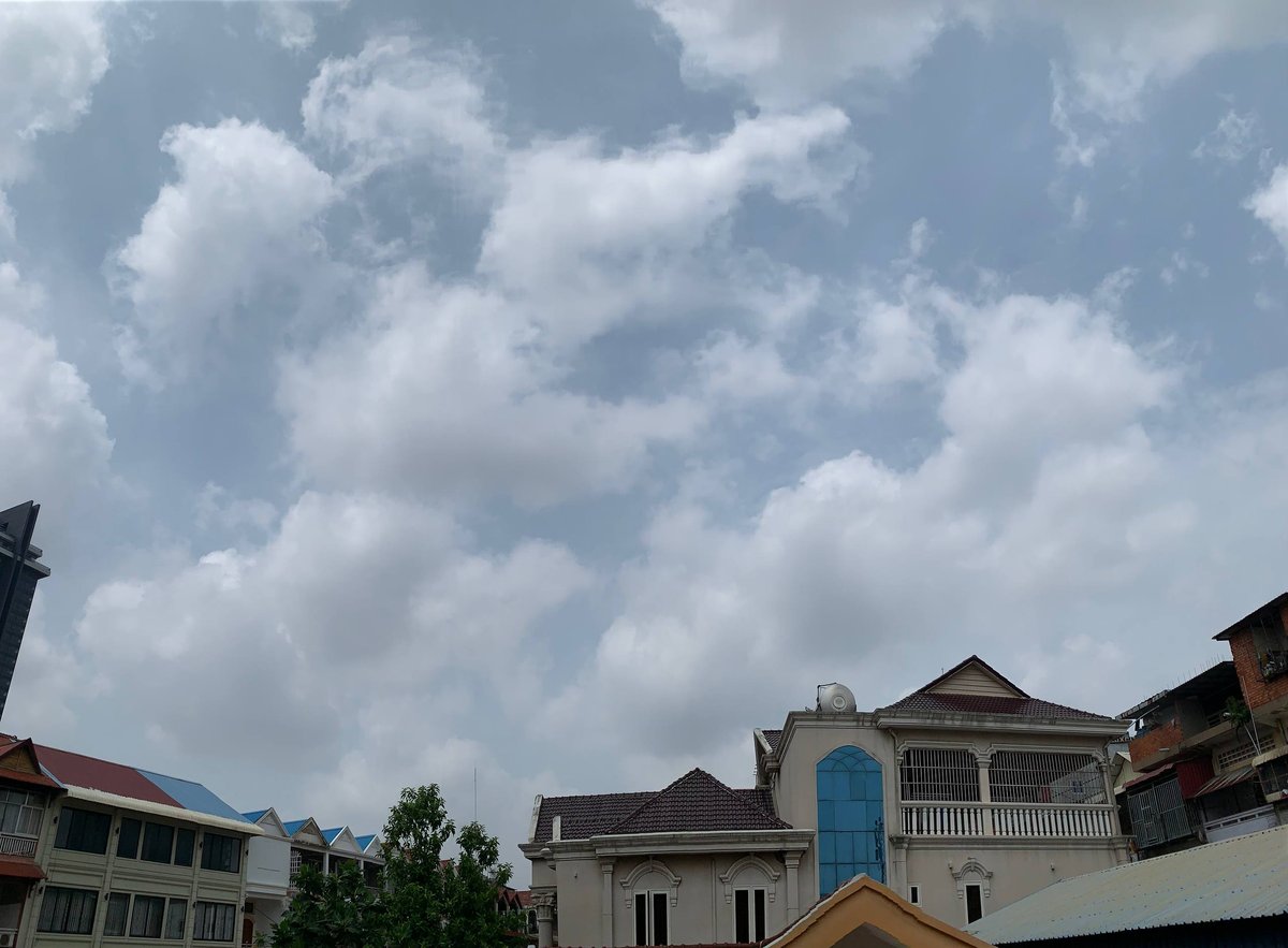 受印尼森林火灾影响,烟霾随气流扩散至越南南部及柬埔寨东部地区