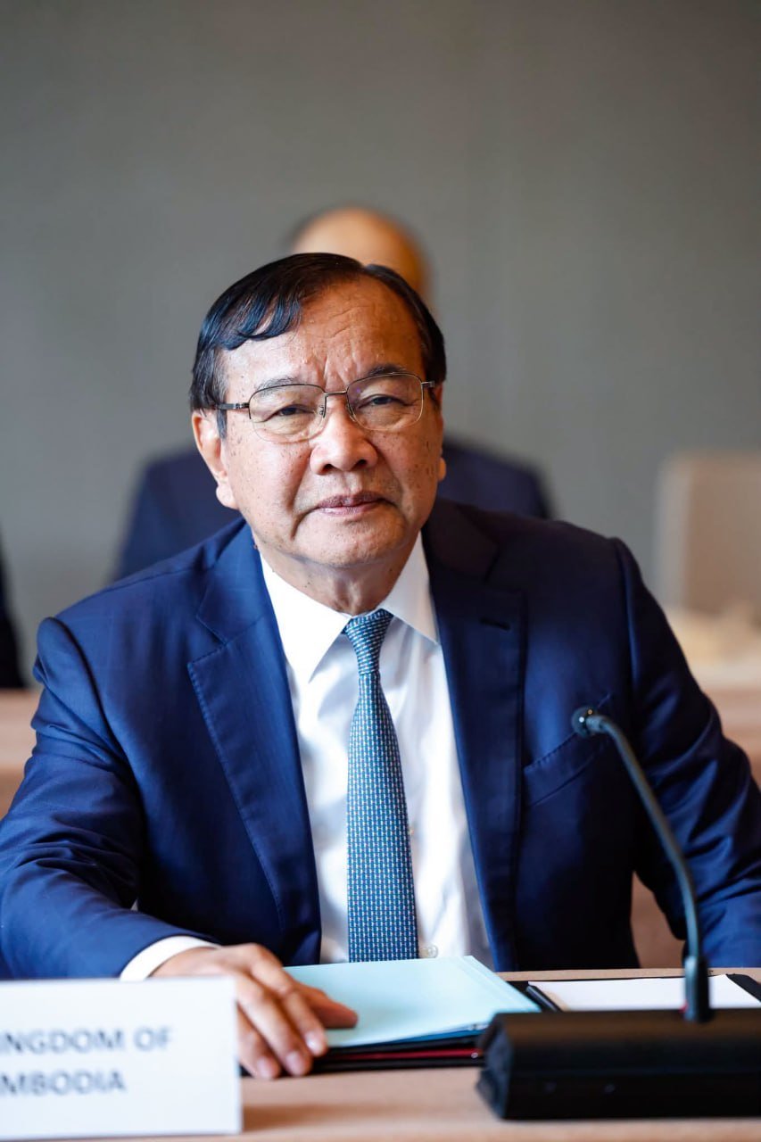 布拉索昆率团赴新加坡出席UNCLOS调解会议