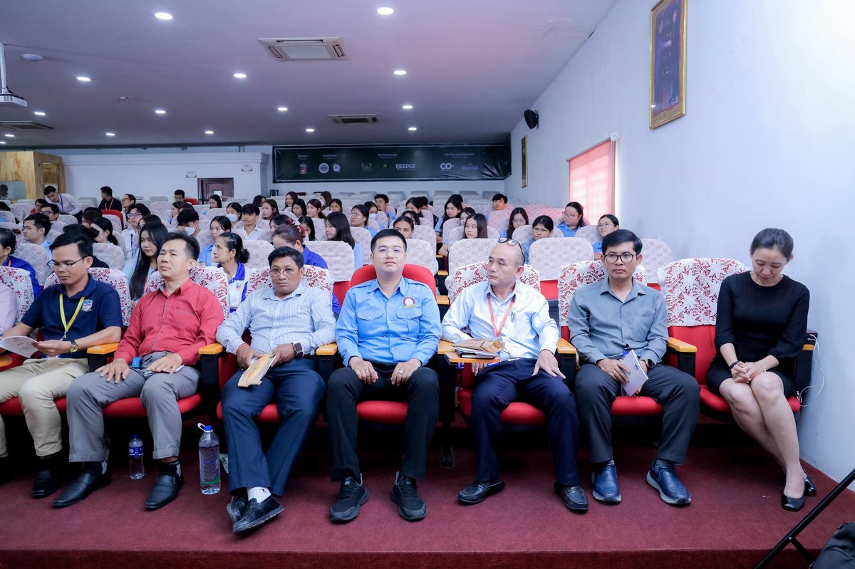 社保局在西部大学举办社会保障意识研讨会
