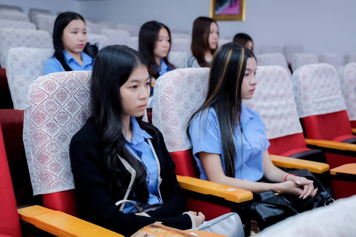 社保局在西部大学举办社会保障意识研讨会