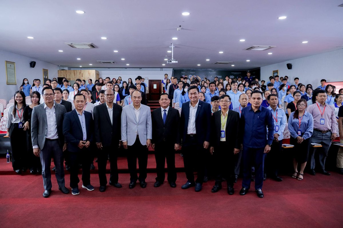 社保局在西部大学举办社会保障意识研讨会