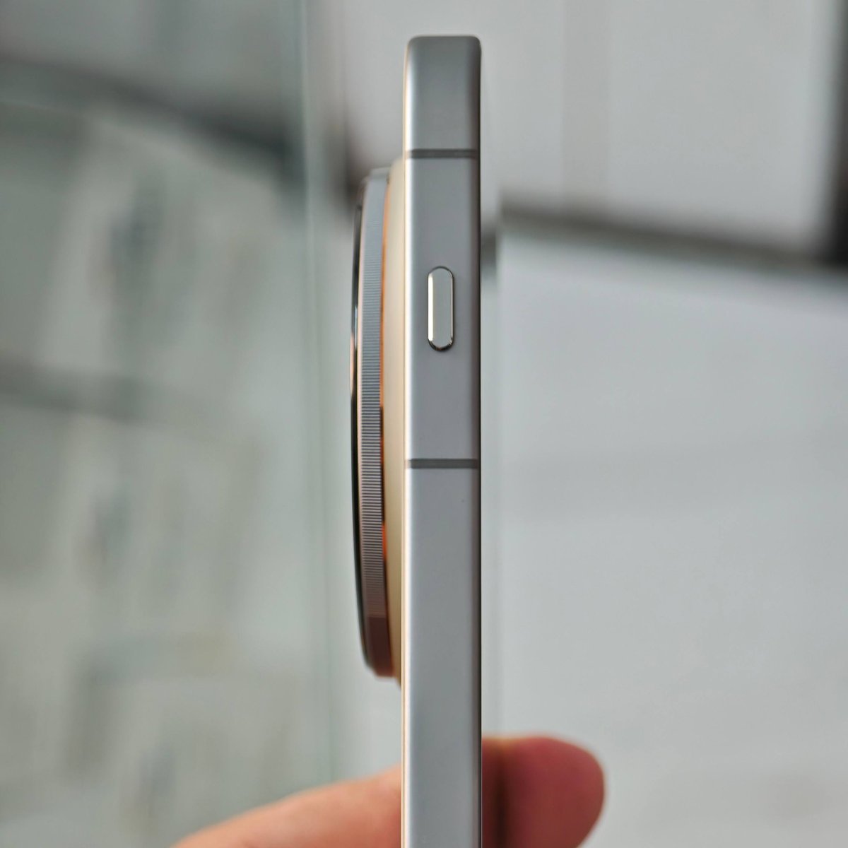 Vivo X300 Pro二手转让 12/256G售价$64