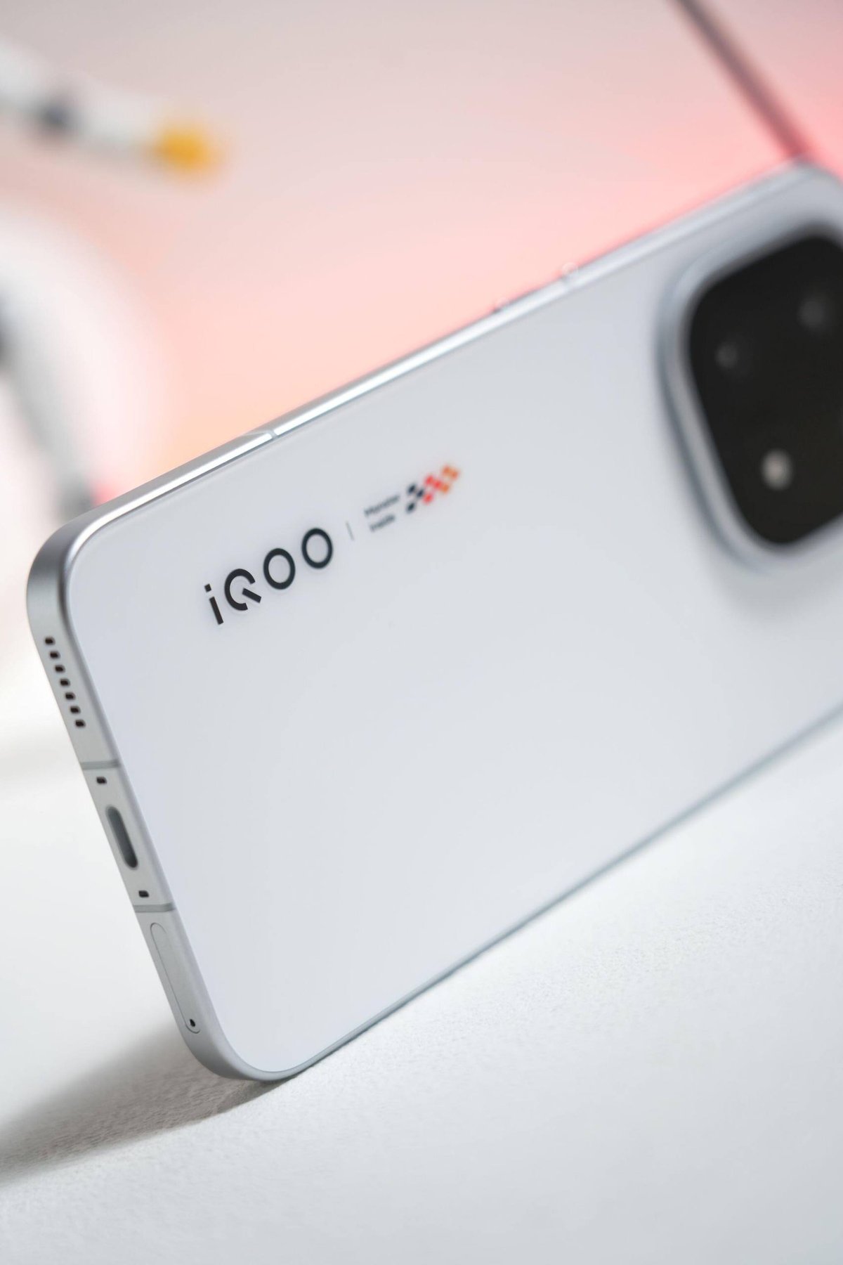 iQOO 15新机到货 12+256G售价$649起