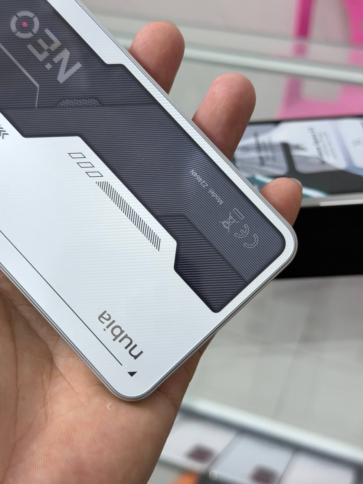 Nubia Neo 3新款手机到货 4G版$159起含一年保
