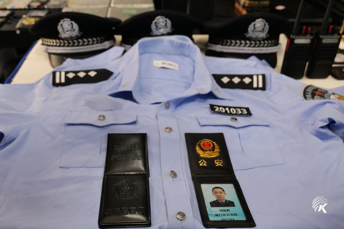 金边警方突击检查非法网赌窝点 现场查获大量证据