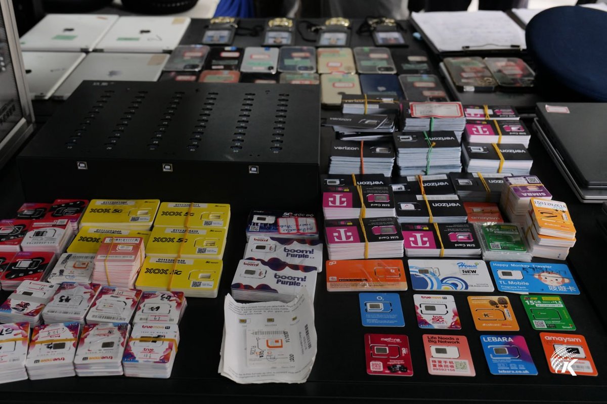 金边警方突击检查非法网赌窝点 现场查获大量证据