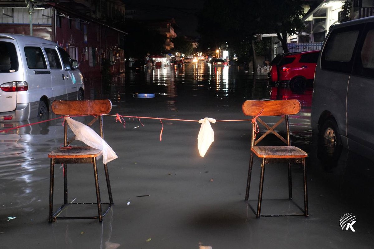金边森速区强降雨引发局部积水