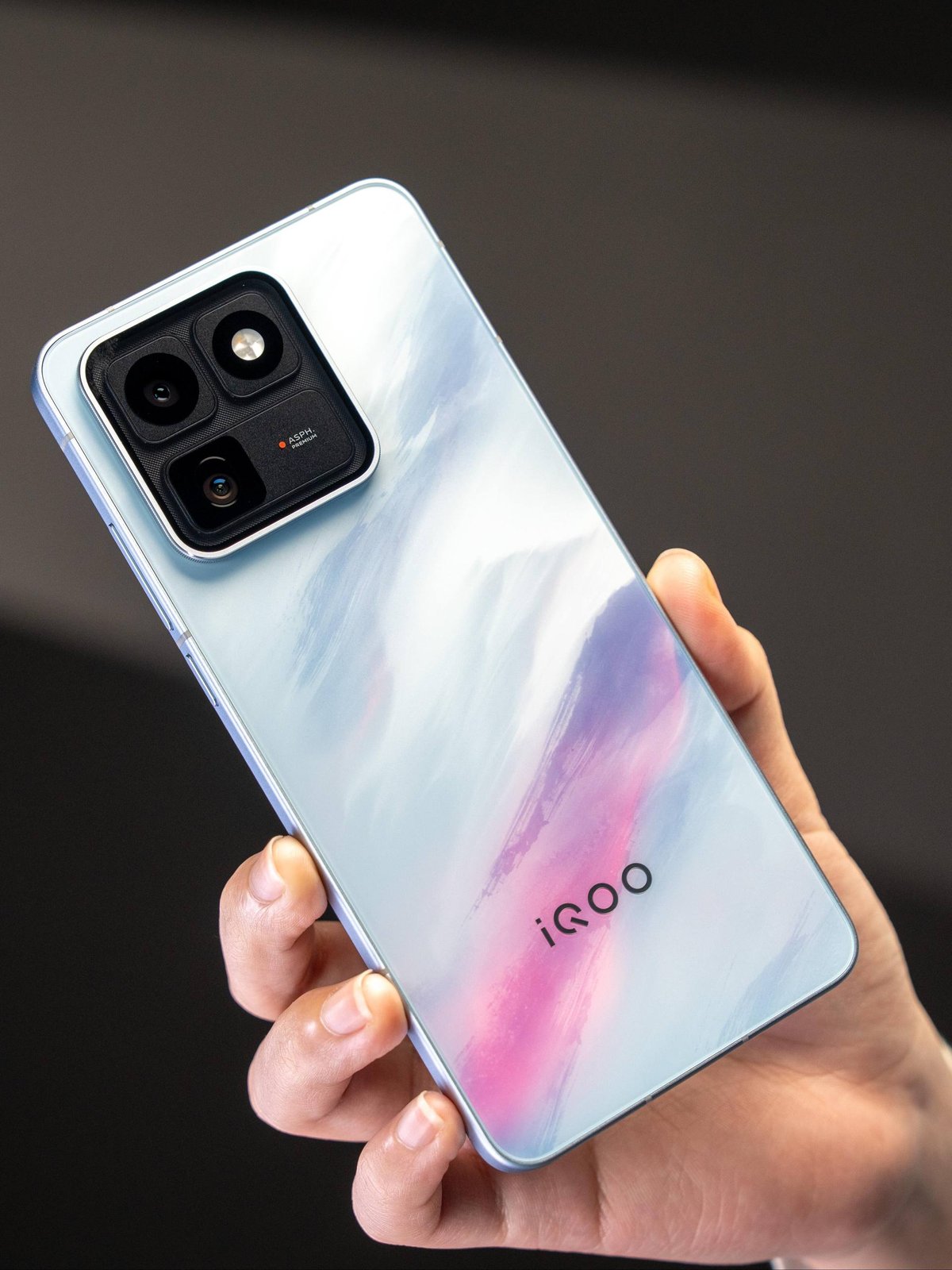 iQOO 15T性能旗舰上市 售价$549起 搭载天玑950
