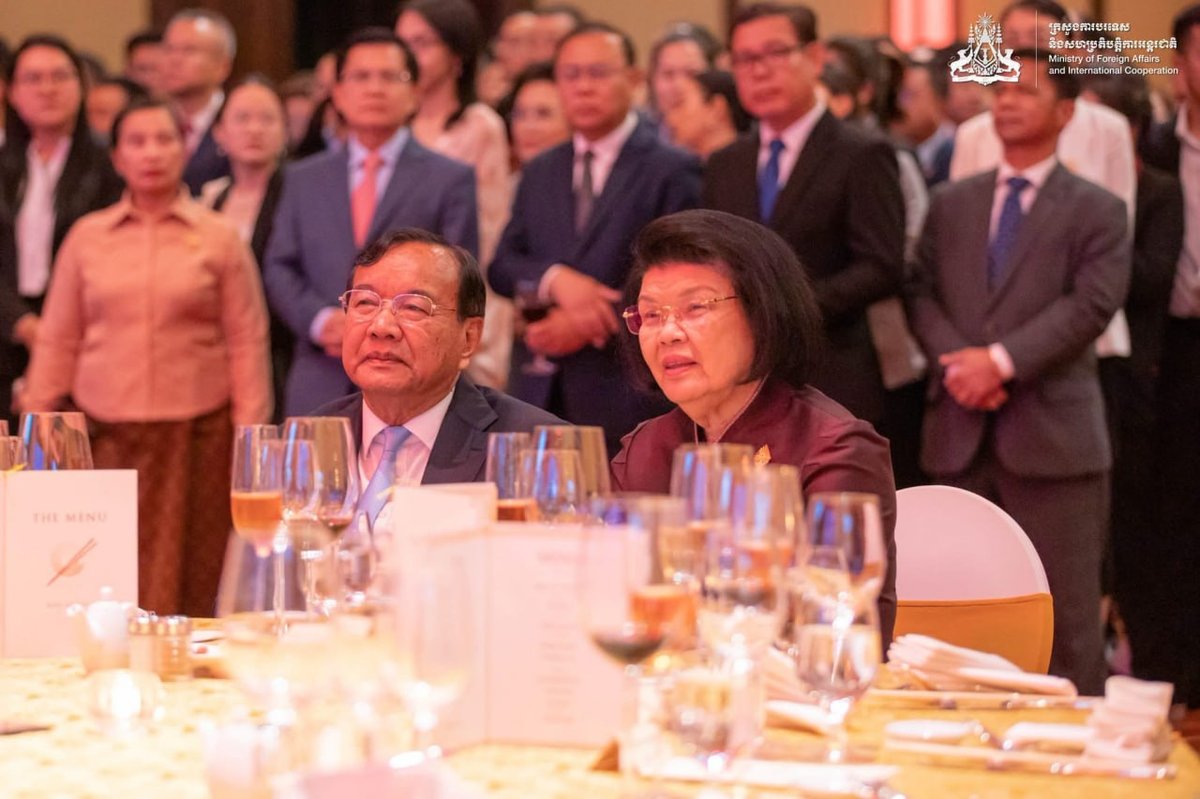 布拉索昆出席中国建国77周年庆祝招待会