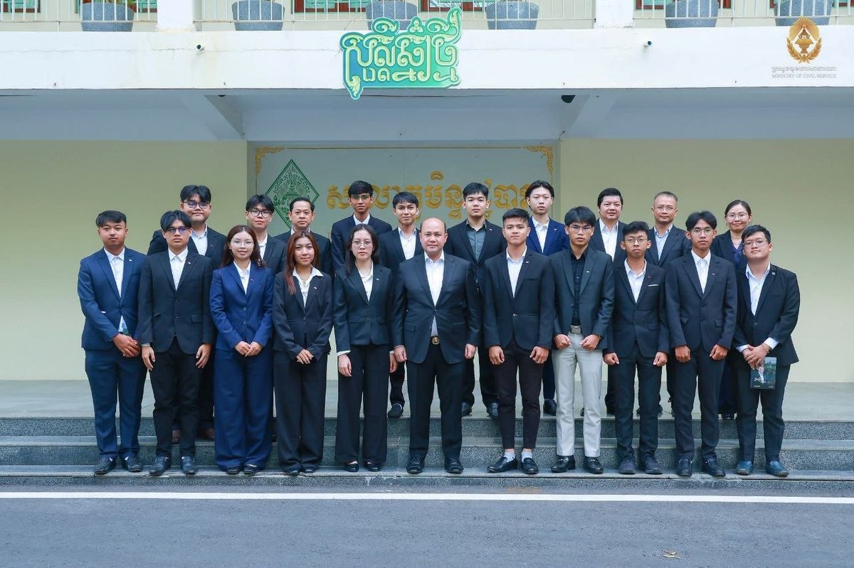 洪玛尼接见17名赴海外留学生 鼓励学成归国建设国家