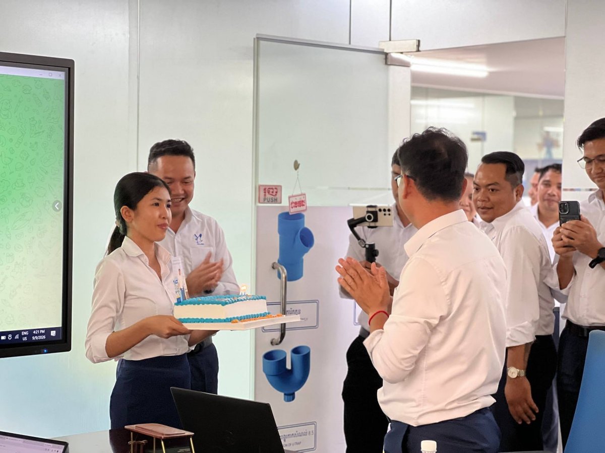UPG PIPE公司管理层及员工祝贺销售经理CHUN Sop