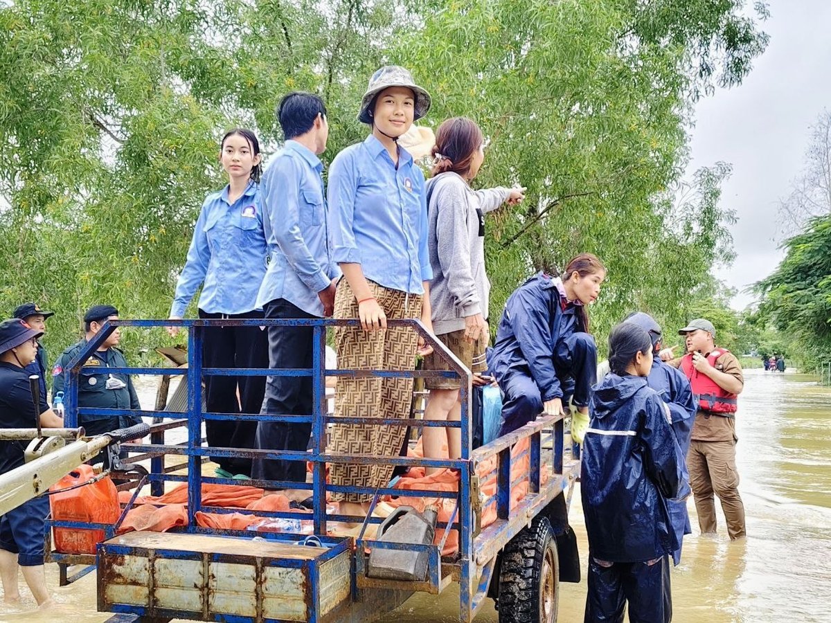 马德望省郭罗县遭遇洪灾 当地政府紧急疏散受灾民众