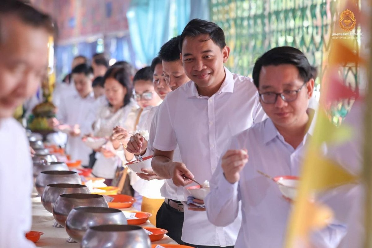 洪玛尼出席金边菩森芷区宗教活动 参与民众踊跃