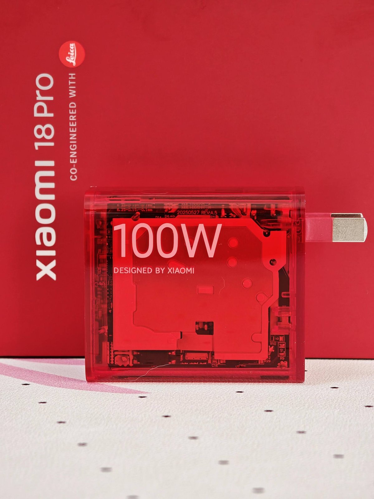 小米18 Pro Max发布 搭载隐私显示功能