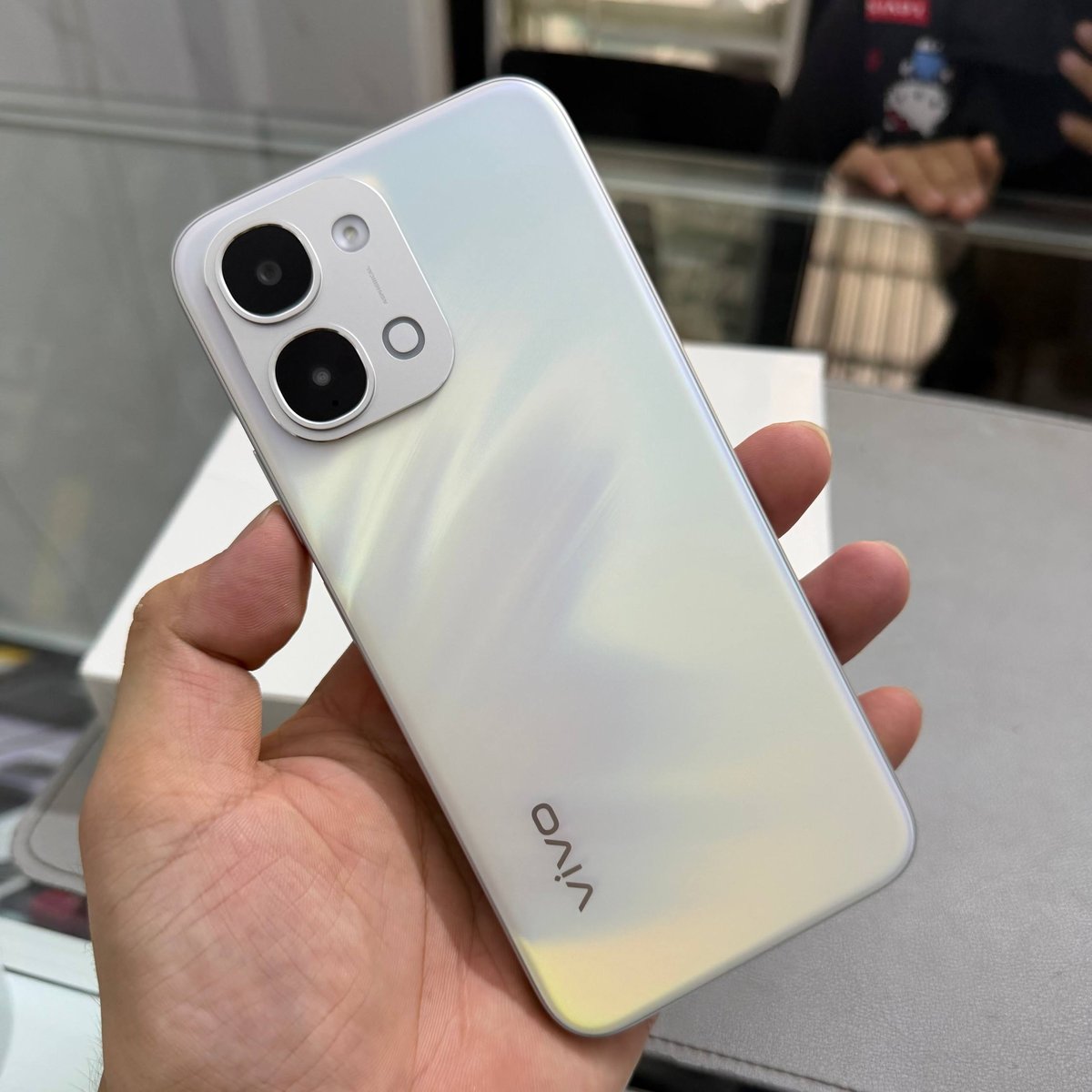 Vivo Y31d手机促销 售价$199起含一年保修