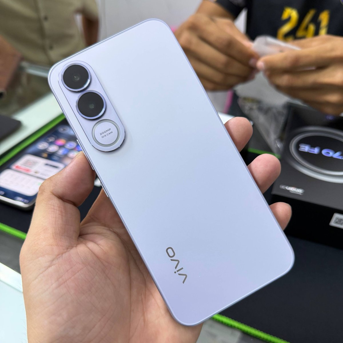 Vivo V70 FE 8/256G新机上市 售价$349送