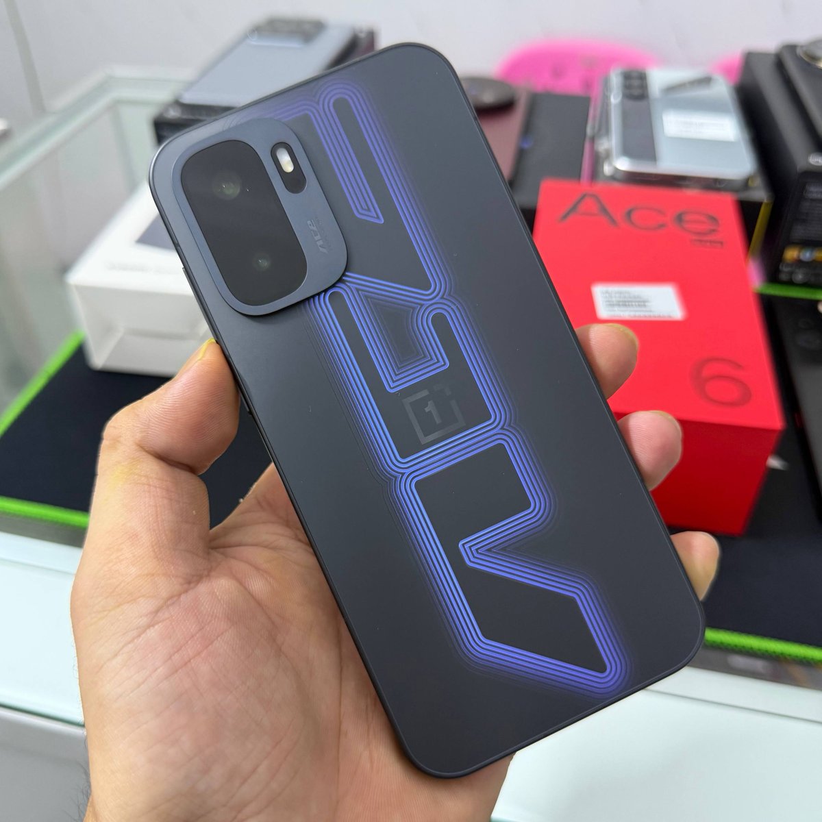 OnePlus Ace 6 Ultra金边到货 售价$519