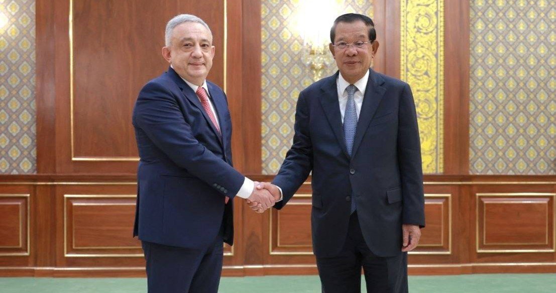 洪森亲王作为代国家元首,在金边会见了格鲁吉亚新任驻柬埔寨大使