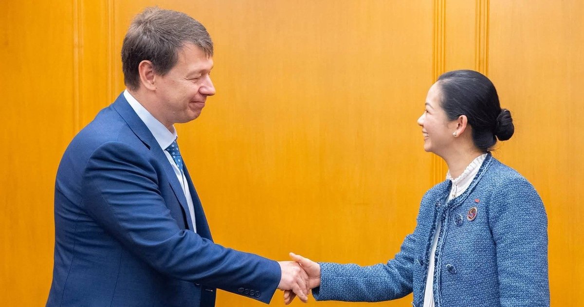 柬埔寨与俄罗斯代表举行会谈,探讨加强双边贸易合作的机制,旨在