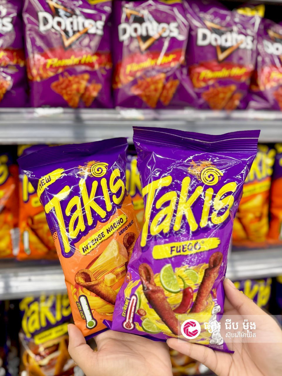 集茂超市上架英国进口零食 适合家庭聚会休闲