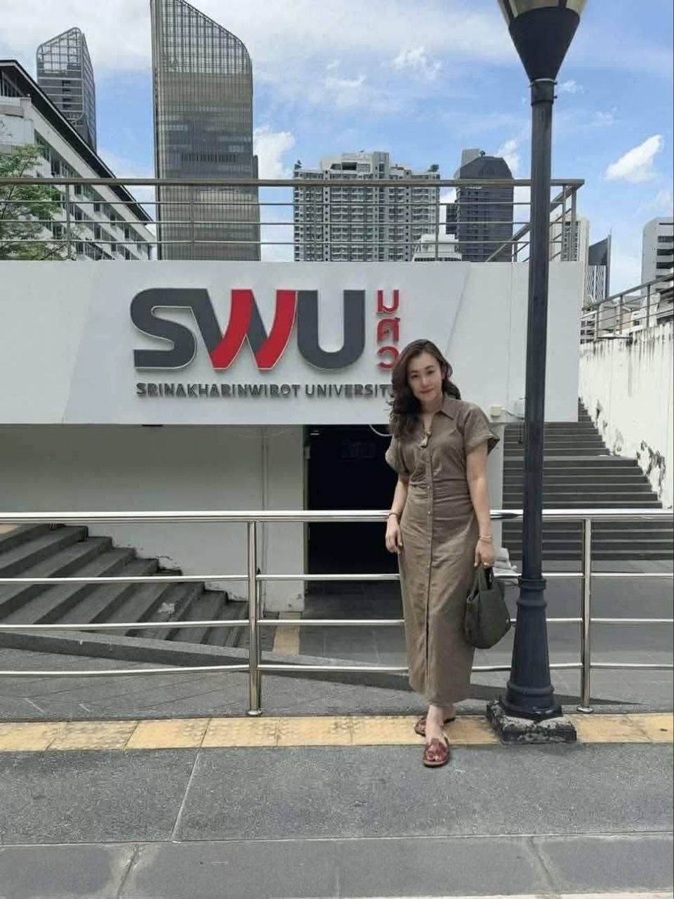 泰国一名僧侣因挪用寺庙资金及私生活丑闻被曝光,引发社会舆论强