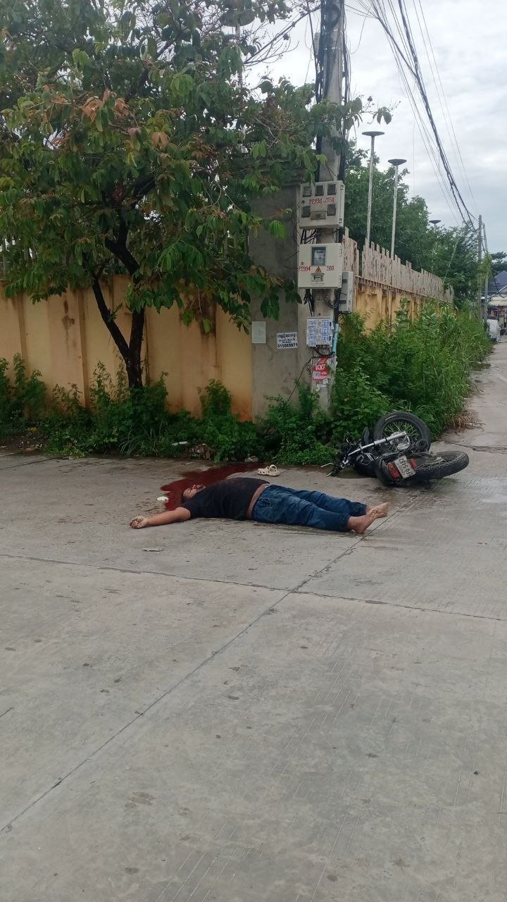 森速区发生摩托车撞电线杆事故 骑手当场身亡
