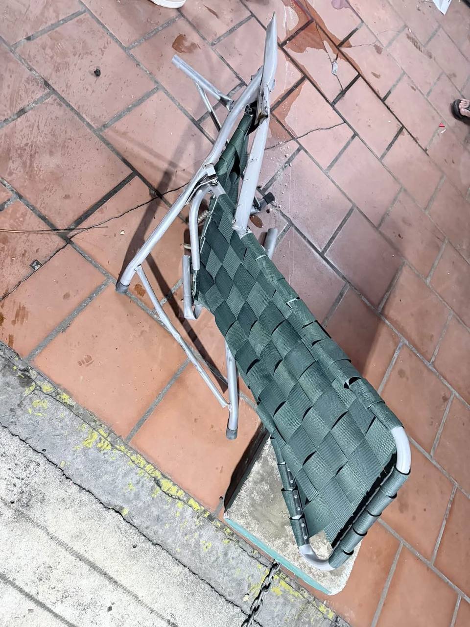 金边271路发生严重车祸 肇事车辆撞击银行安保