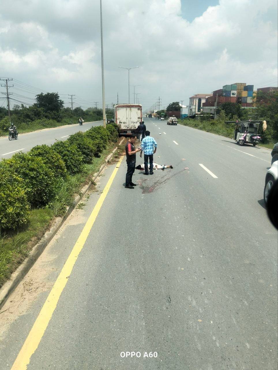 金边3号公路发生严重车祸 一名女性当场身亡