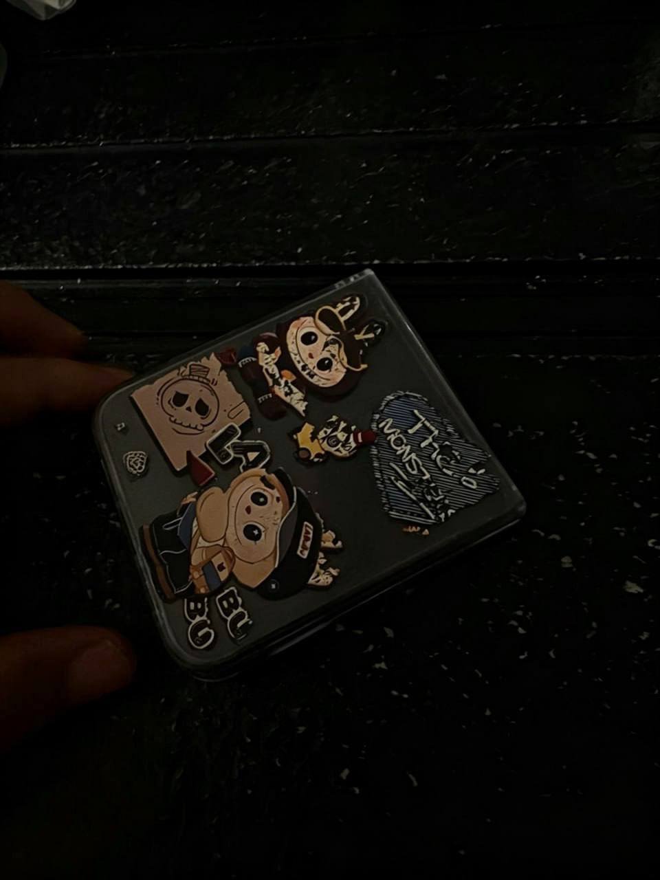 西港转让三星Z Flip6 256G 深灰色 售价$430