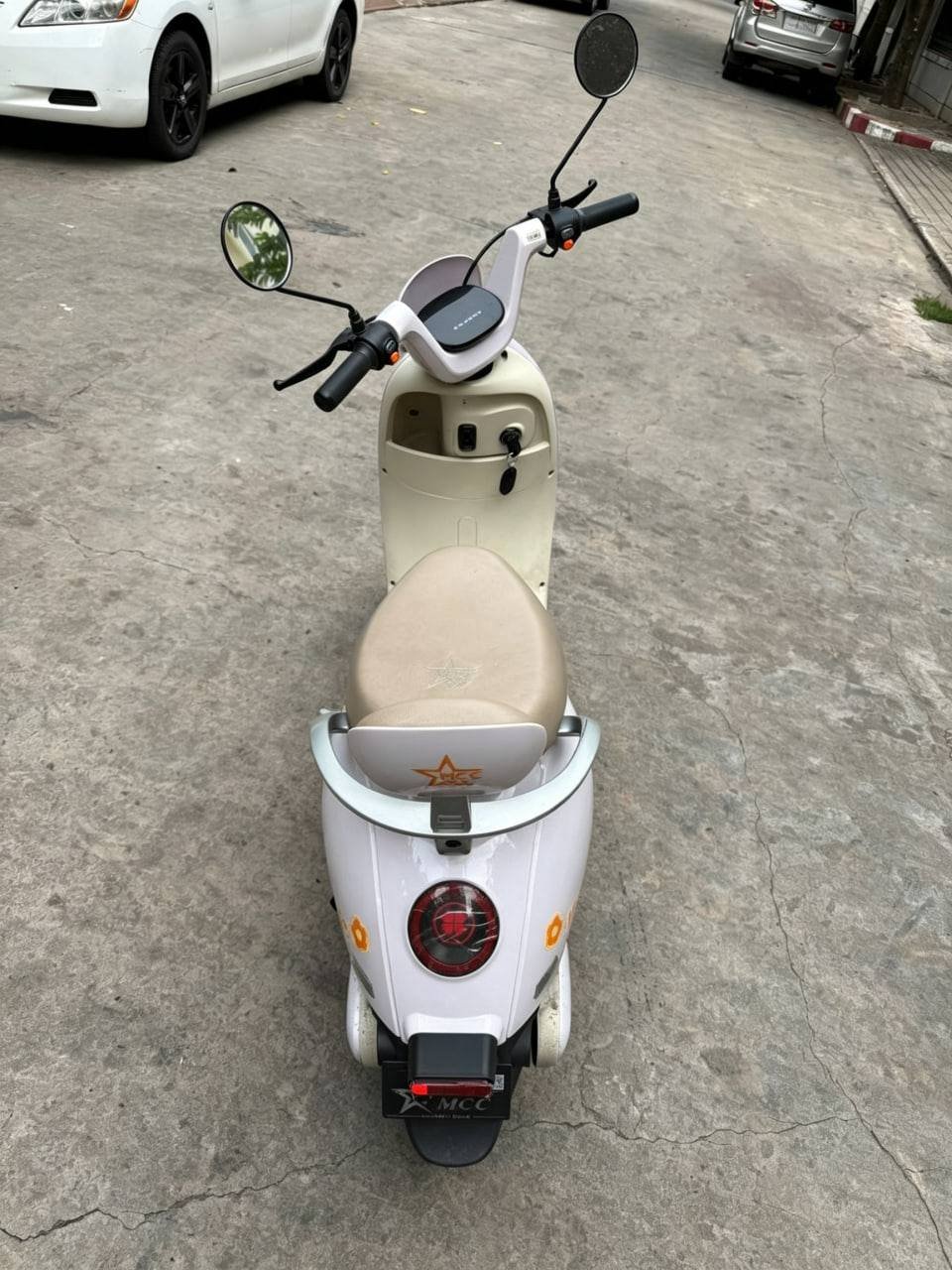 金边钻石岛99新电动车转让 续航30公里仅售$200