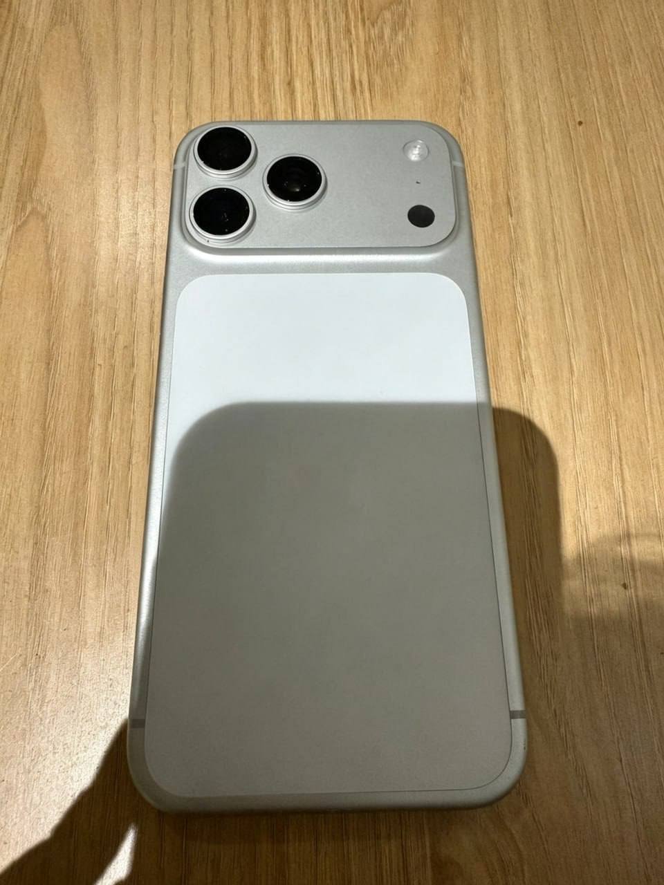 西港转让港版iPhone 17 Pro Max 电池100%
