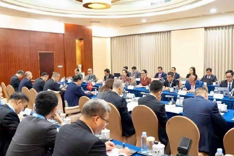 柬中经贸合作委员会第八次会议在南宁召开