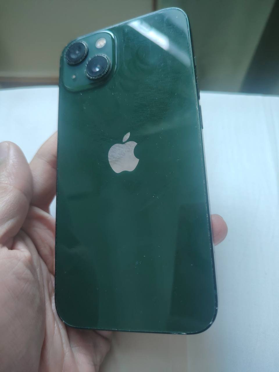 西港转让iPhone 13 电池67% 售价160美元