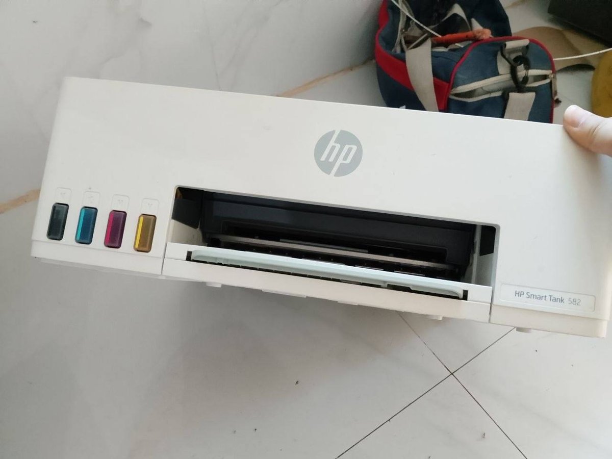 西港转让打印机 售价$200含A4纸及油墨