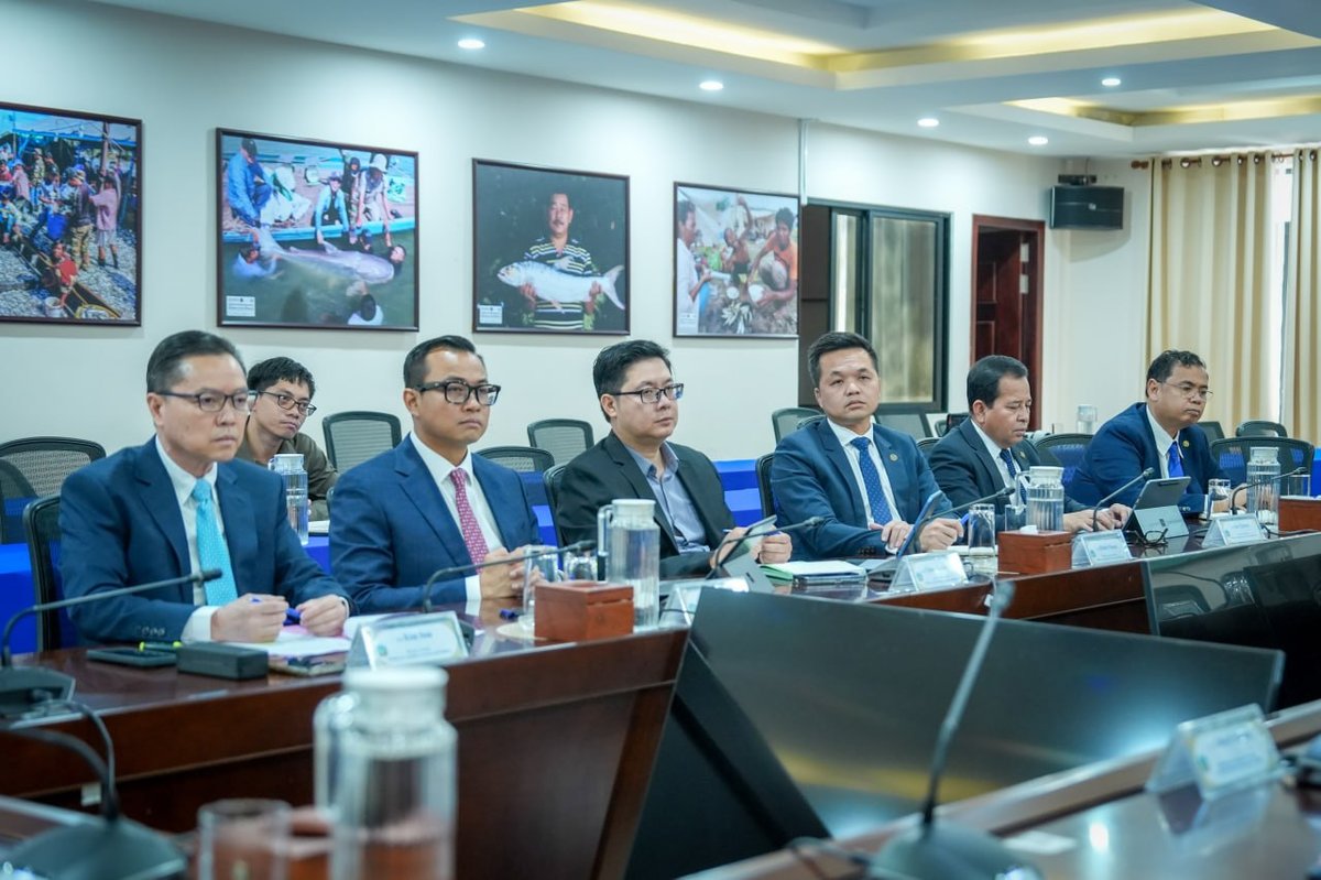 柬埔寨农业部部长与世界银行IFC代表举行会晤,就支持私营部门