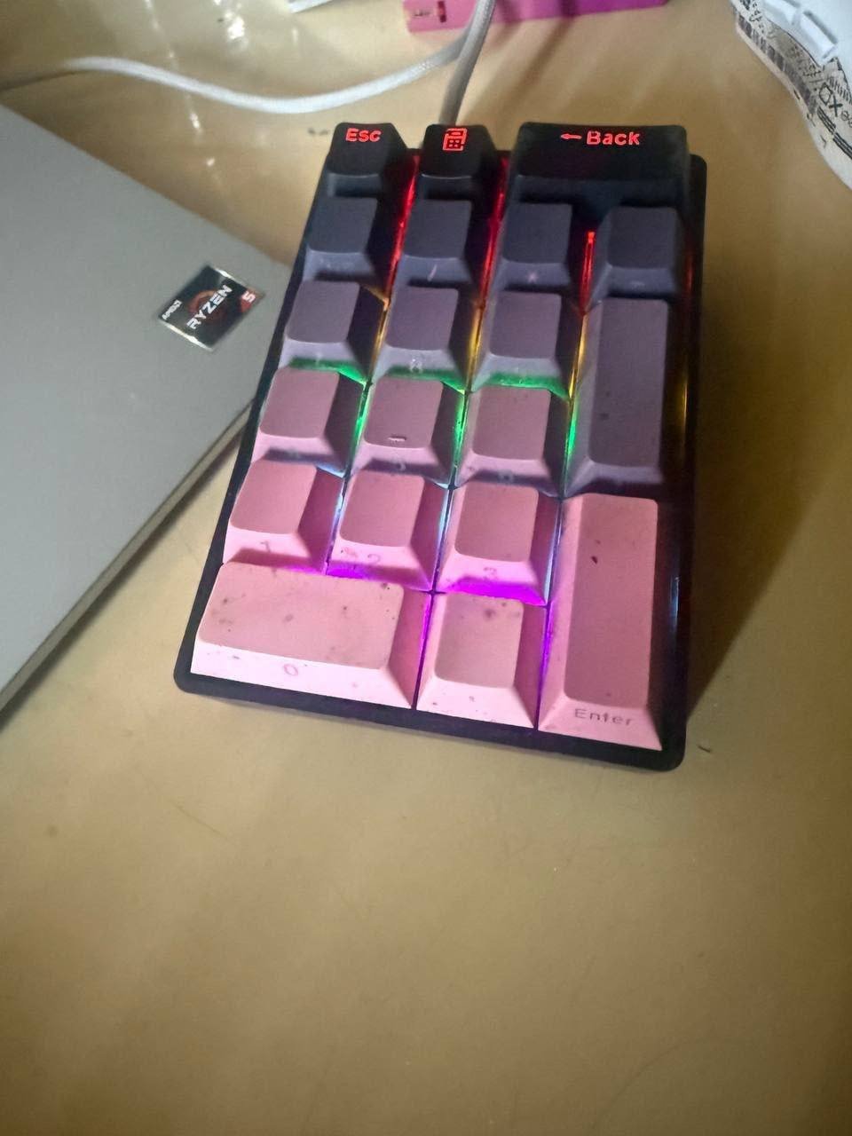 西港转让小米笔记本套装 $400含外设
