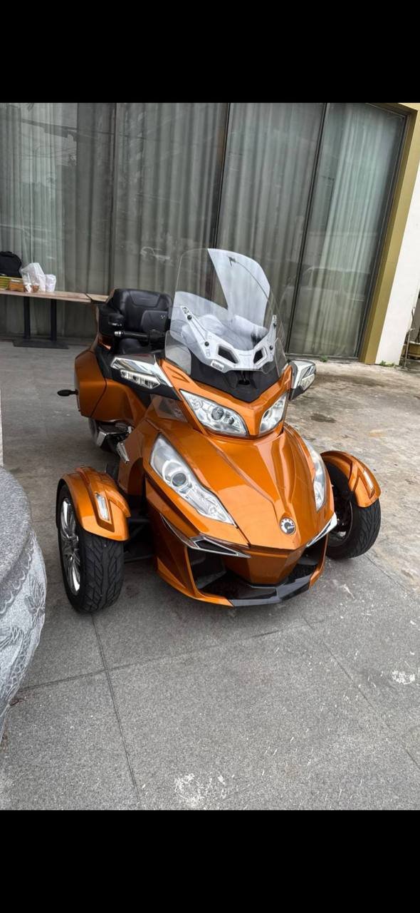 西港转让2023年款帕玛蒂摩托车 售价$12000