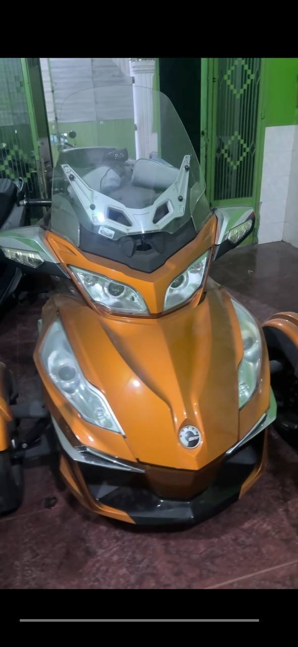 西港转让2023年款帕玛蒂摩托车 售价$12000