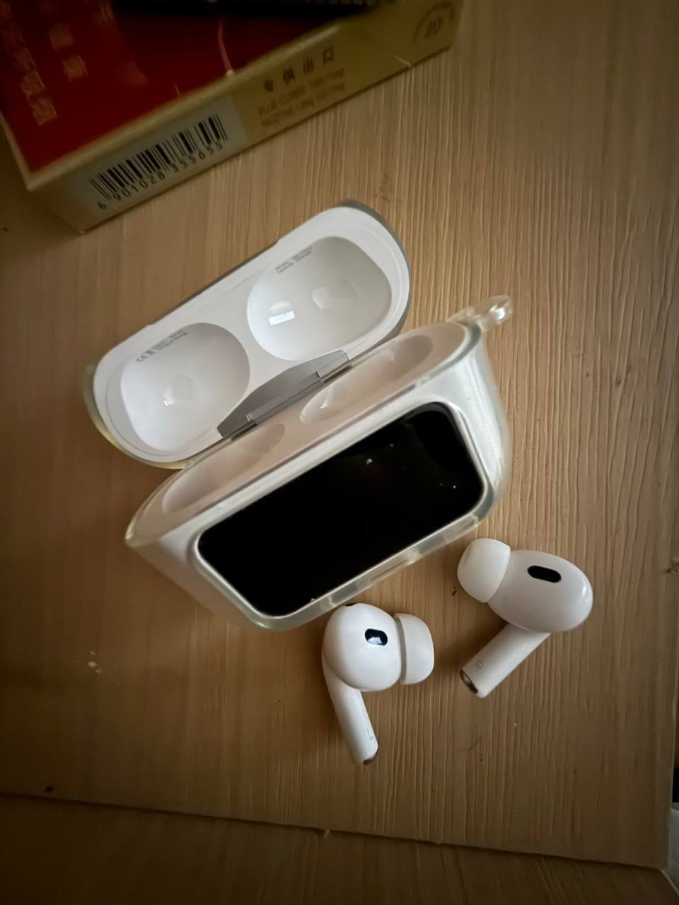 西港转让9成新AirPods Pro蓝牙耳机 $80