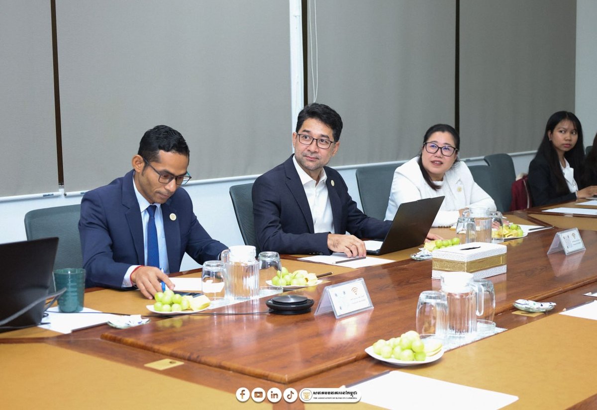 柬埔寨银行协会近日接待了CamEd商学院学生,通过实地参观与