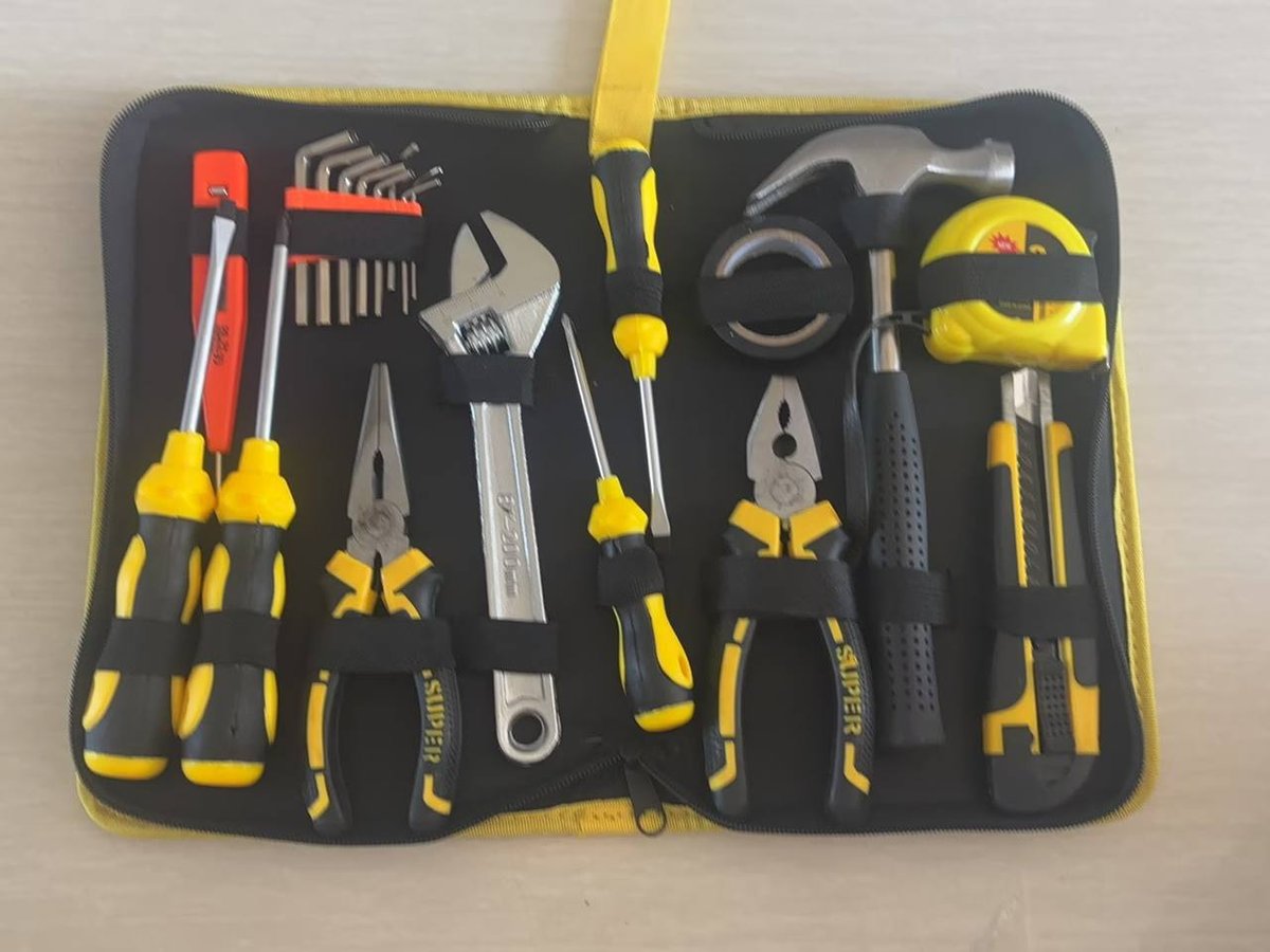 西港鼎盛山上出售维修工具套装及斜挎包 总价$40