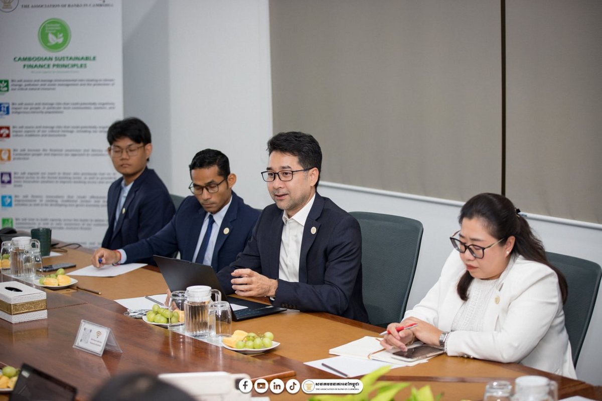 柬埔寨银行协会近日接待了CamEd商学院学生,通过实地参观与
