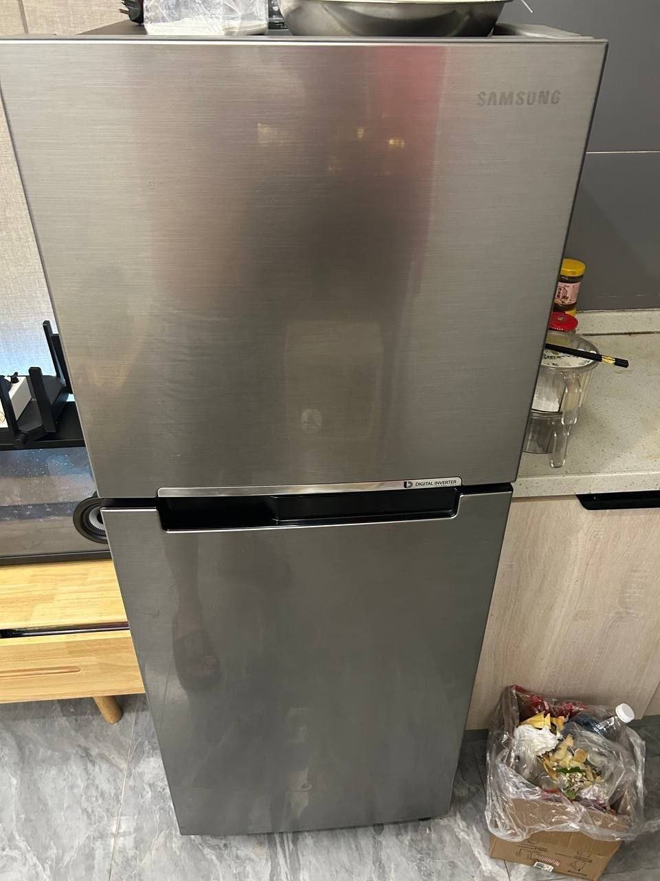 西港环海区域急售冰箱茶几等家电 价格优惠