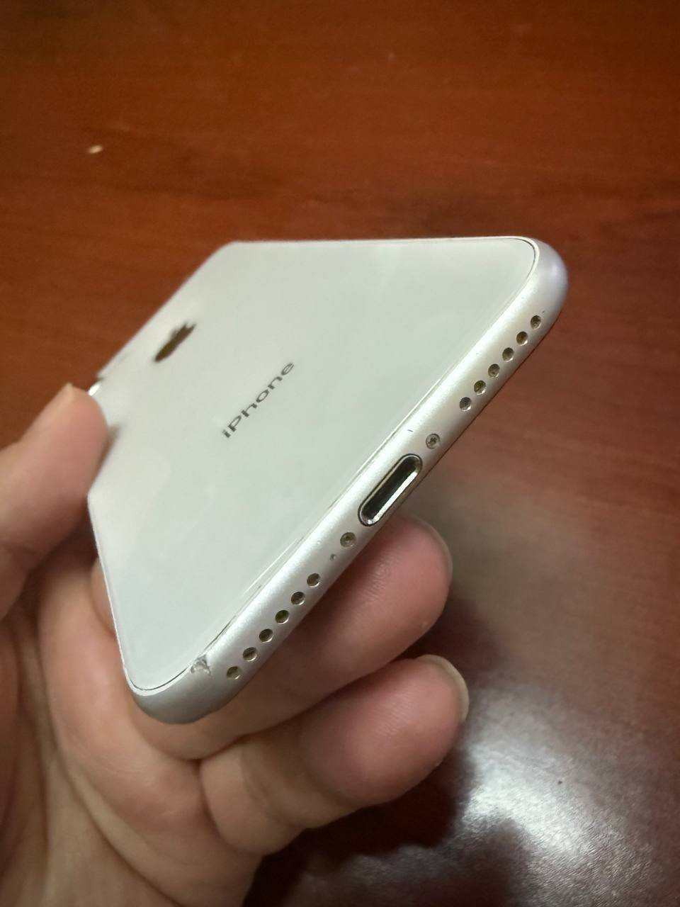 西港转让苹果SE备用机 售价$30