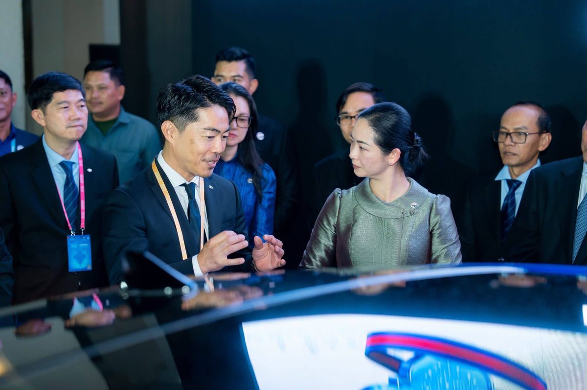 柬埔寨商业部长Cham Nimul出席第三届柬埔寨数字贸易论