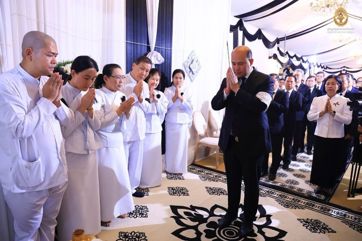 洪玛尼副总理率团吊唁前农业部长陈沙伦