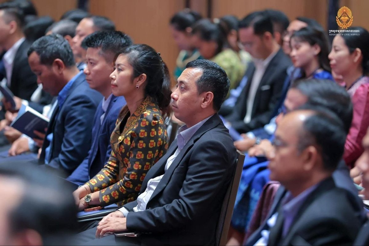 洪玛尼主持公务员部秘书长网络发布会 推进政府数字化