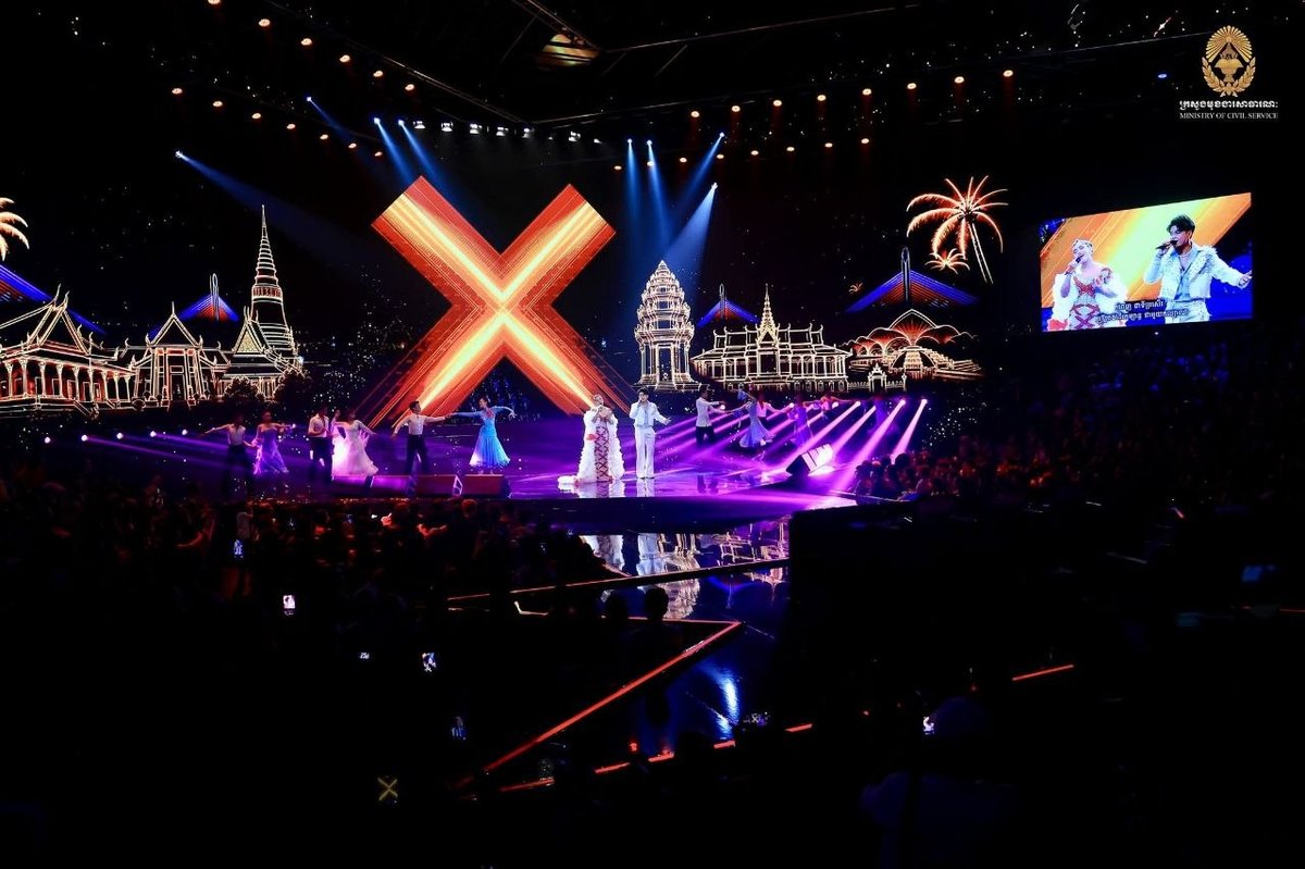 洪玛尼出席X Factor Cambodia决赛 鼓励青年追